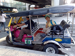 Lanna Tuk Tuk in ChiangMai : JC Tour